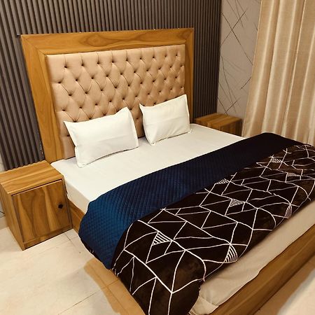 Madan Kunj B & B Mall Road شيملا المظهر الخارجي الصورة