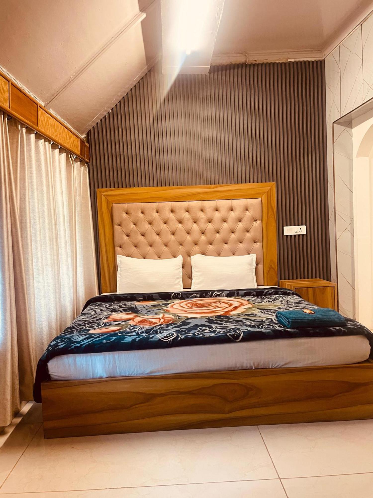 Madan Kunj B & B Mall Road شيملا المظهر الخارجي الصورة