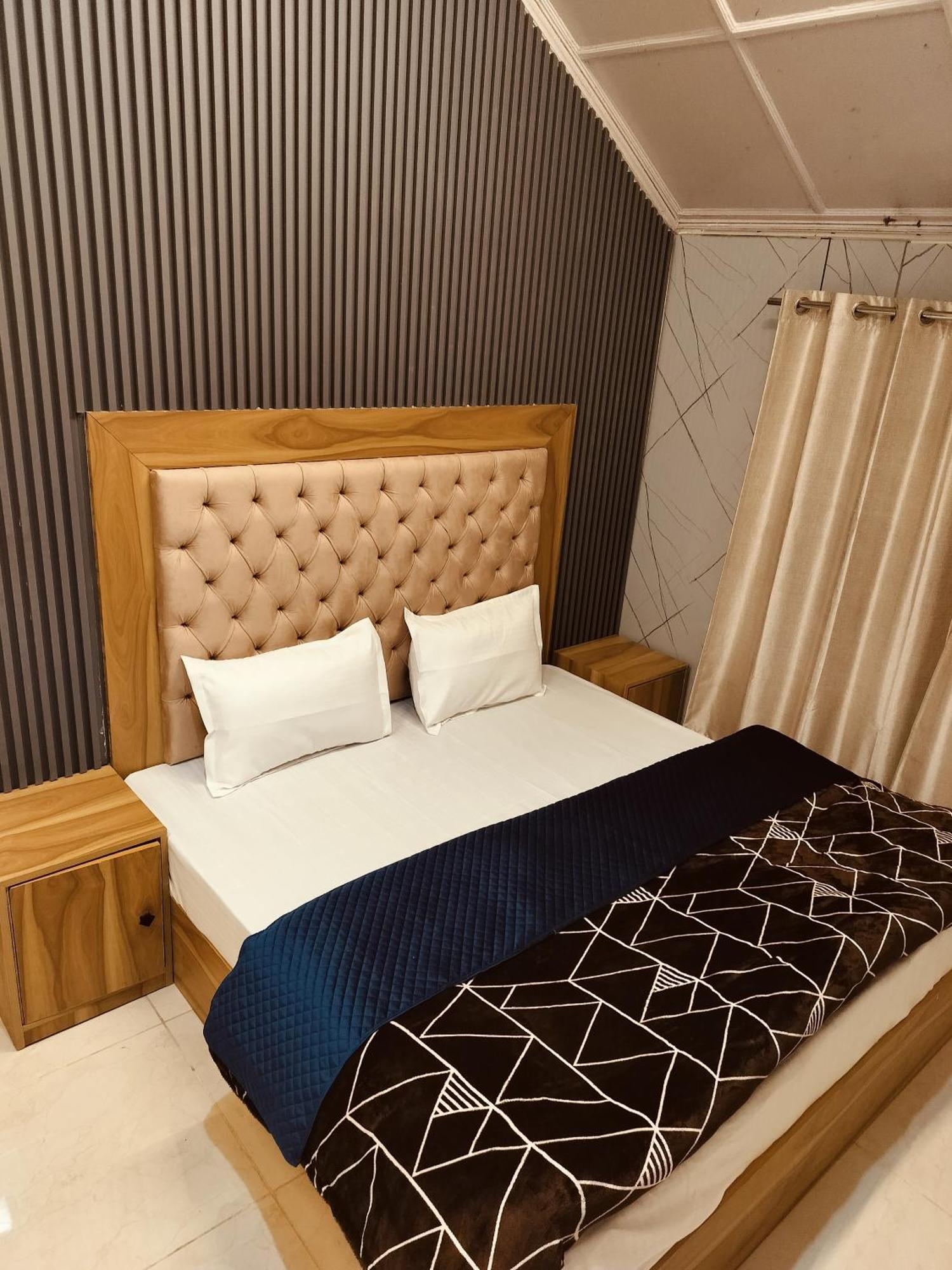 Madan Kunj B & B Mall Road شيملا المظهر الخارجي الصورة